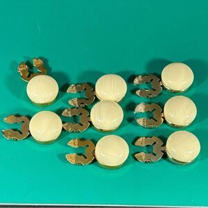 Vintage Classic Button Rounds Covers Lot of‎ 8
Sweater Blouse Blazers